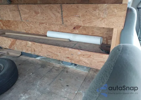 2006 Ford E-350 Super Duty из США, поврежденный, VIN 1FBNE31L16DA61915